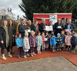 Übergabe des KIPKI-Förderbescheids an die Stadt Bingen in der Kita Wuselkiste.